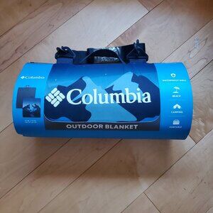 Columbia Outdoor Blanket 72" x 72" New